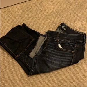 LIKE NEW AE dark jean capris